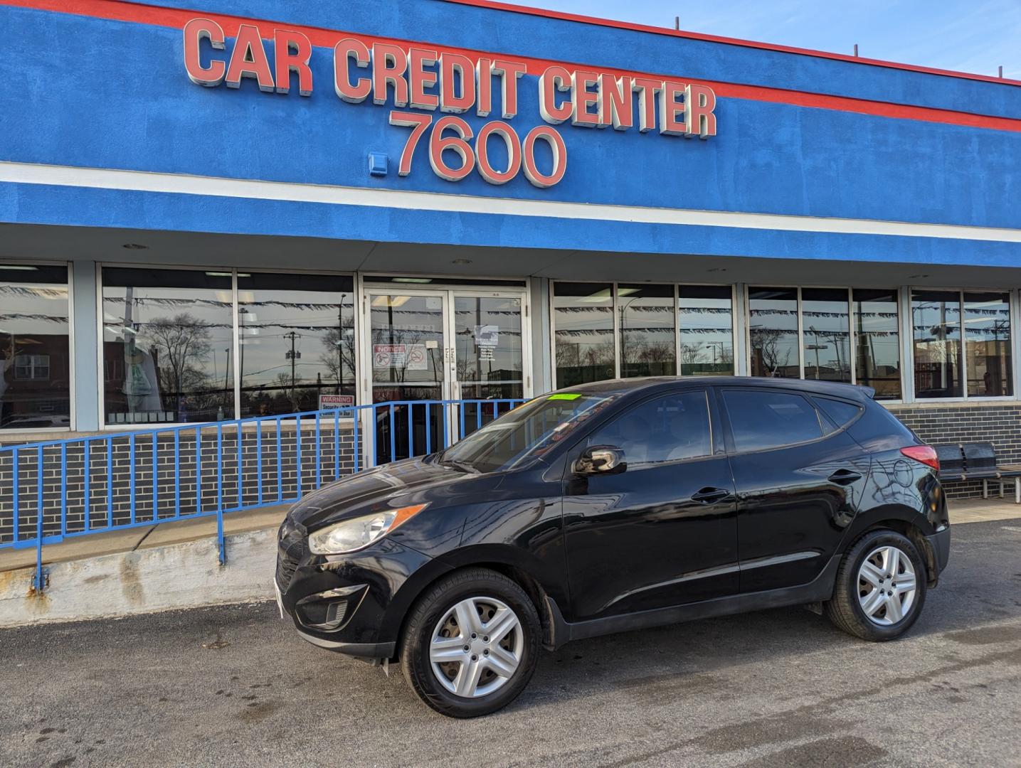 2011 BLACK Hyundai Tucson GL Auto FWD (KM8JT3AB0BU) with an 2.0L L4 DOHC 16V engine, 6-Speed Automatic transmission, located at 7600 S Western Ave., Chicago, IL, 60620, (773) 918-3980, 0.000000, 0.000000 - Photo#1